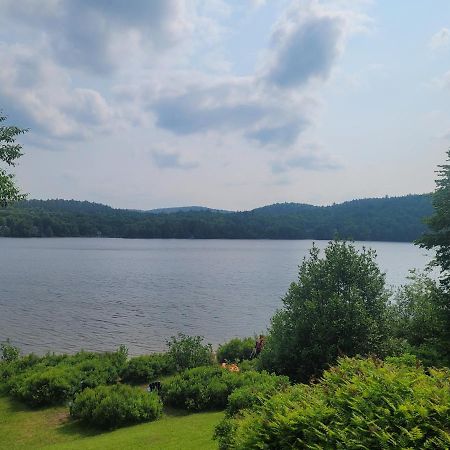 Le Lodge Du Lac Saint-Faustin Bagian luar foto