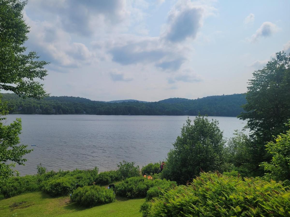 Le Lodge Du Lac Saint-Faustin Bagian luar foto