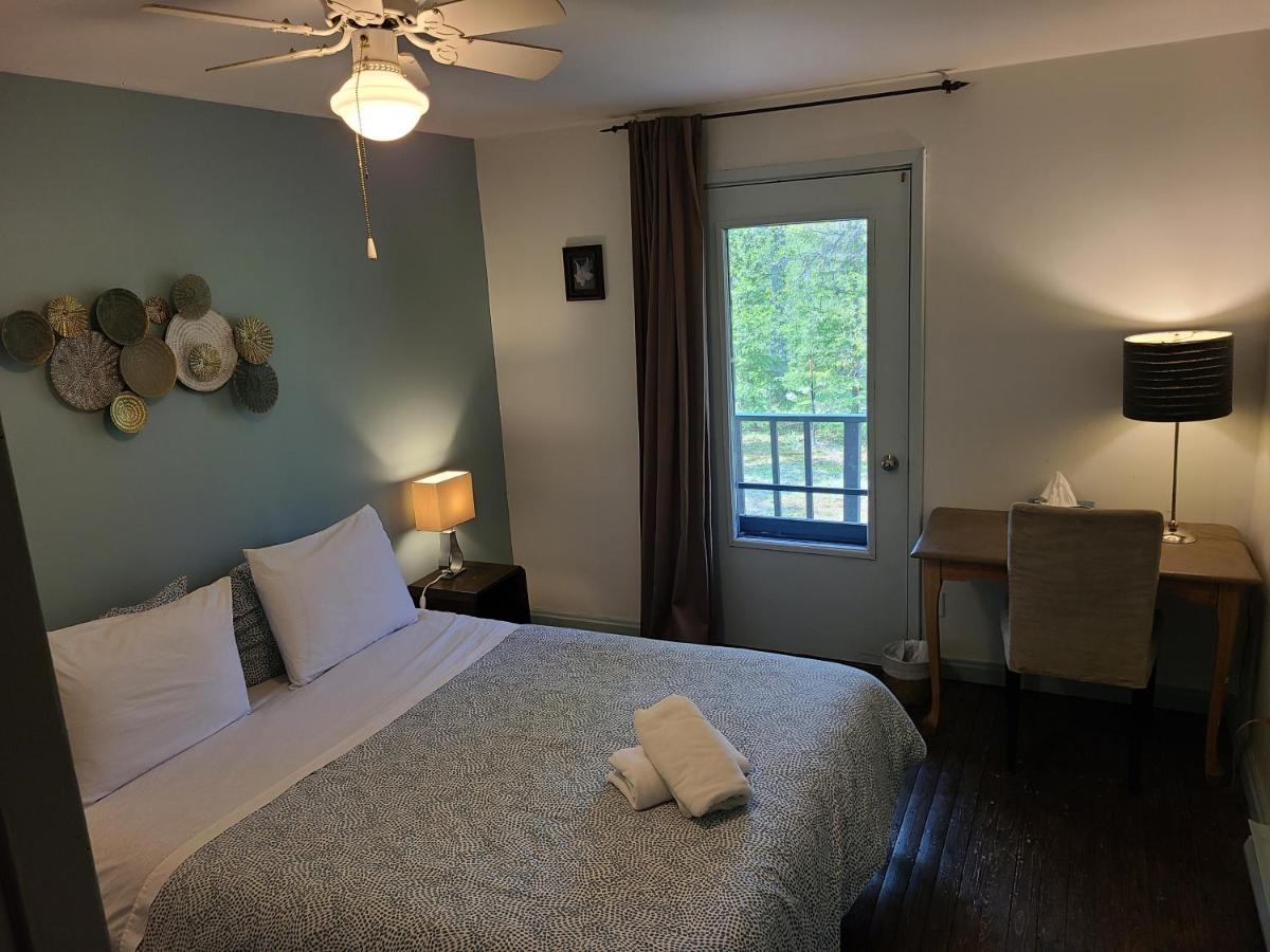 Le Lodge Du Lac Saint-Faustin Bagian luar foto