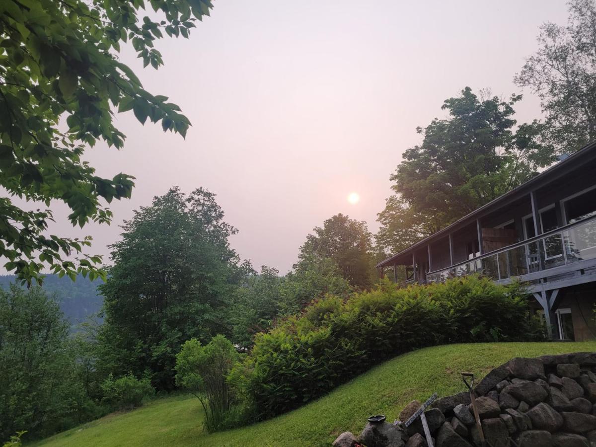 Le Lodge Du Lac Saint-Faustin Bagian luar foto